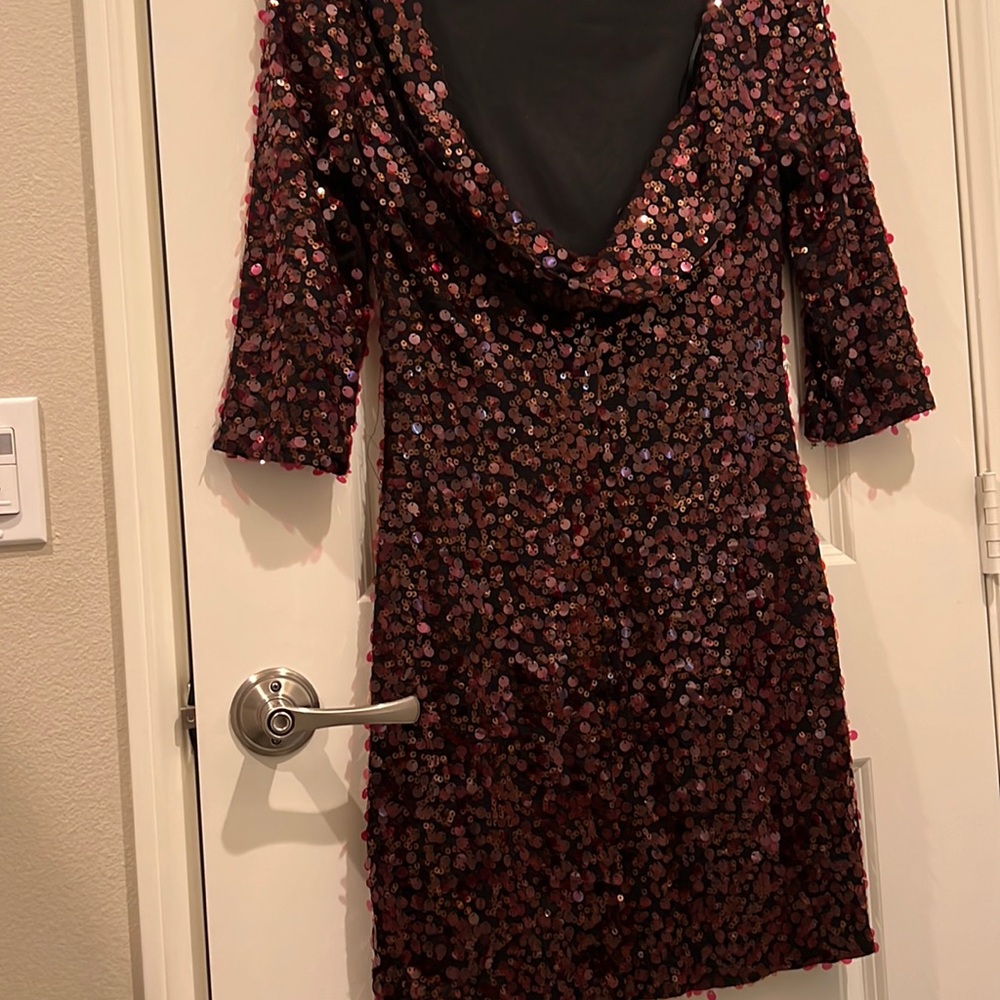 A beautiful dress color wine size 6 excellent condition